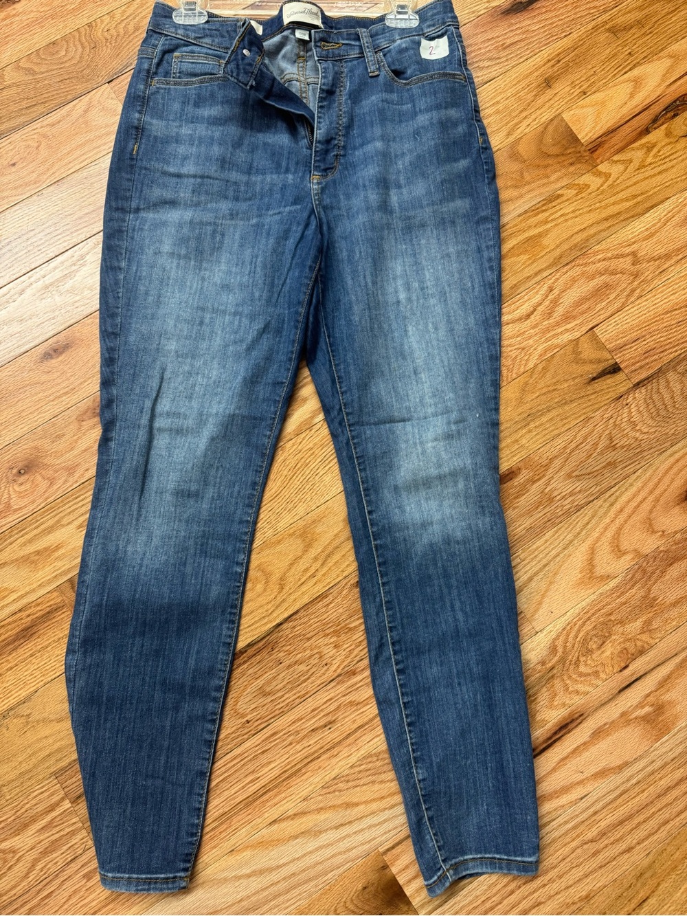 Universal Thread Women's Skinny Jeans - Mid Blue Wash